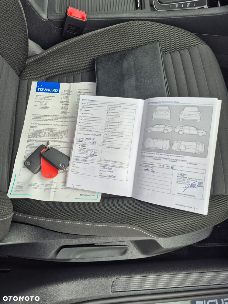 Volkswagen Golf - 37