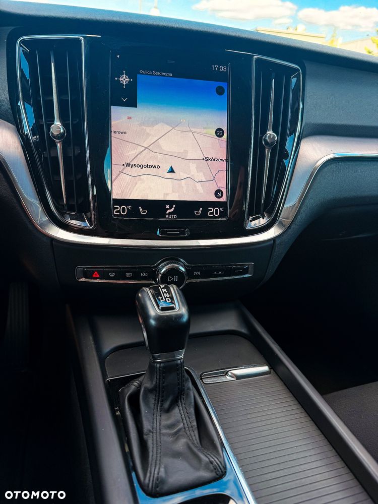 Volvo V60 D4 Geartronic Momentum - 27