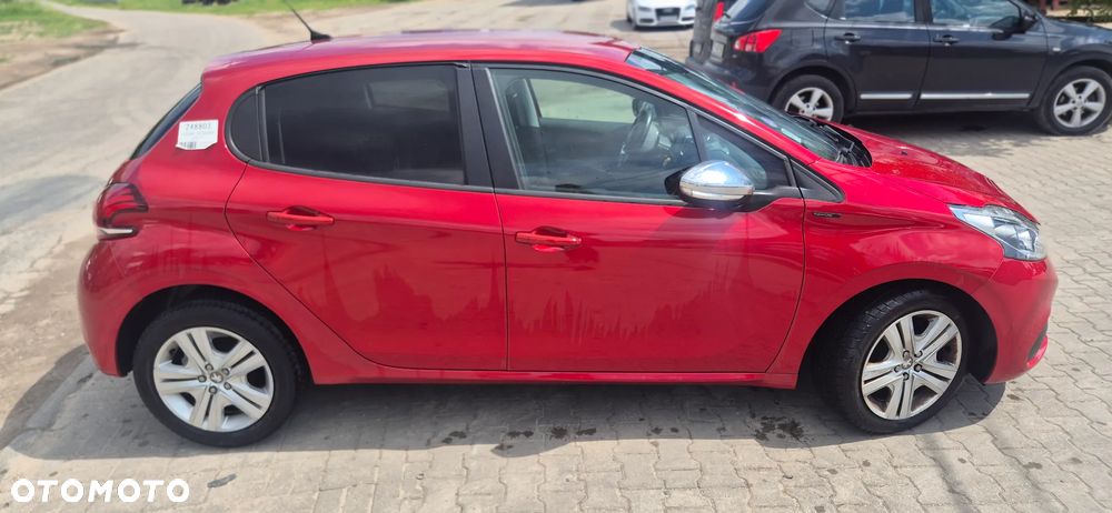 Peugeot 208 1.2 PureTech GPF Signature S&S - 5