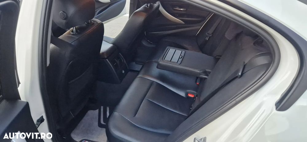 BMW Seria 3 320d DPF Aut. Edition Exclusive - 14