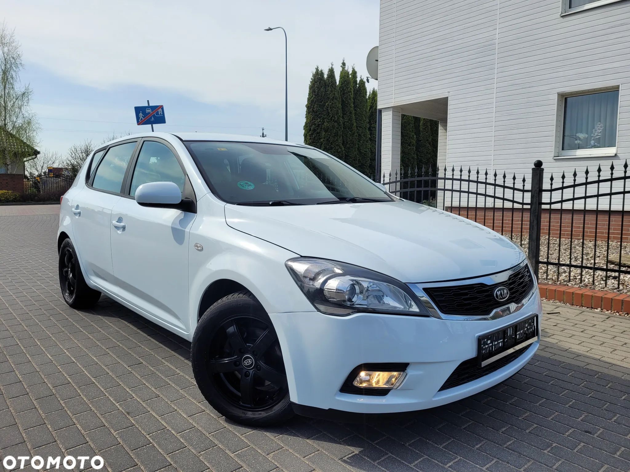 Kia Ceed 1.4 CVVT Attract - 1