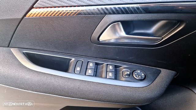 Peugeot 208 1.2 PureTech Allure EAT8 - 11