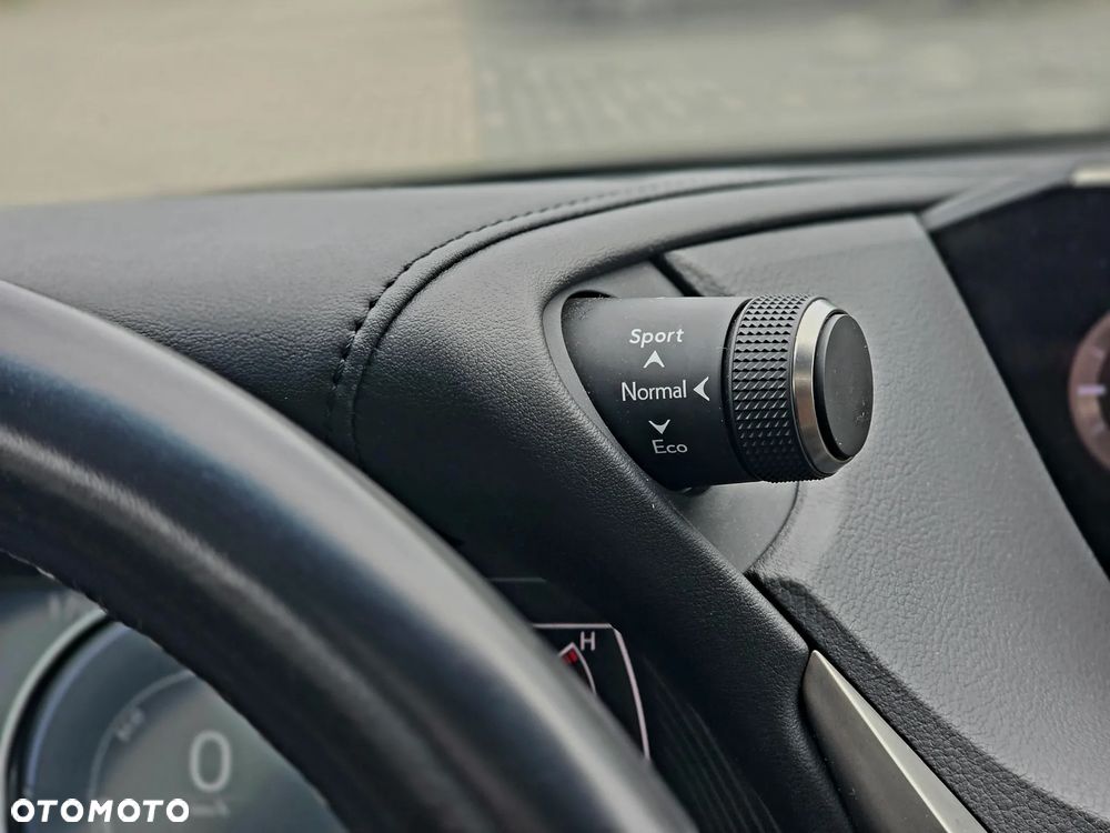 Lexus ES 300h Business Edition + - 36