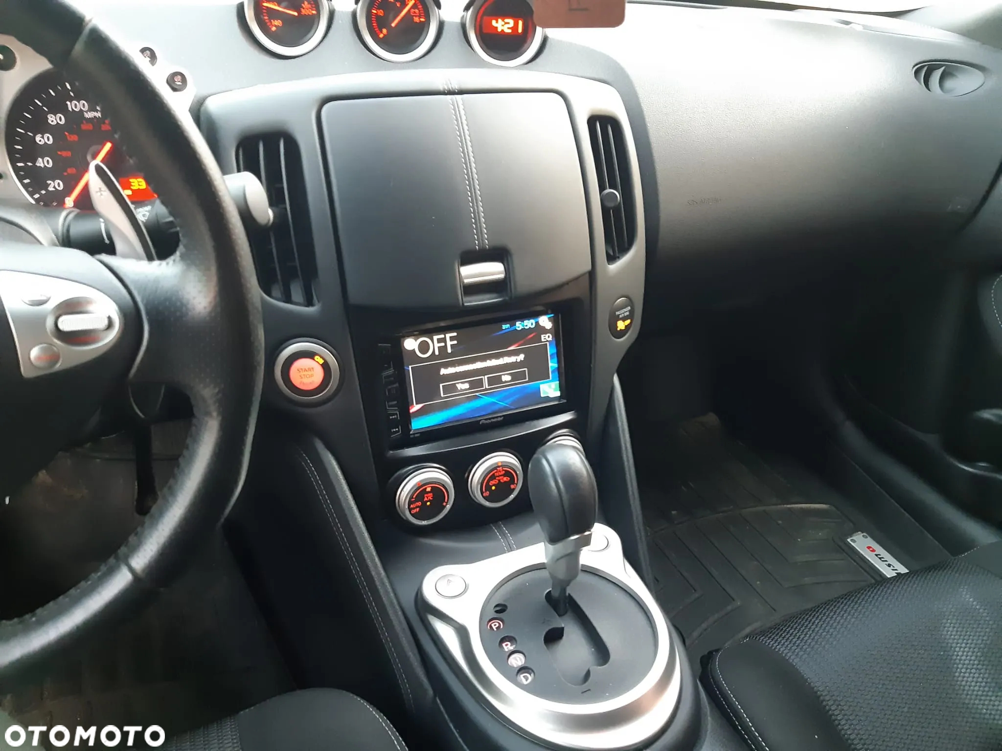 Nissan 370 Z - 13