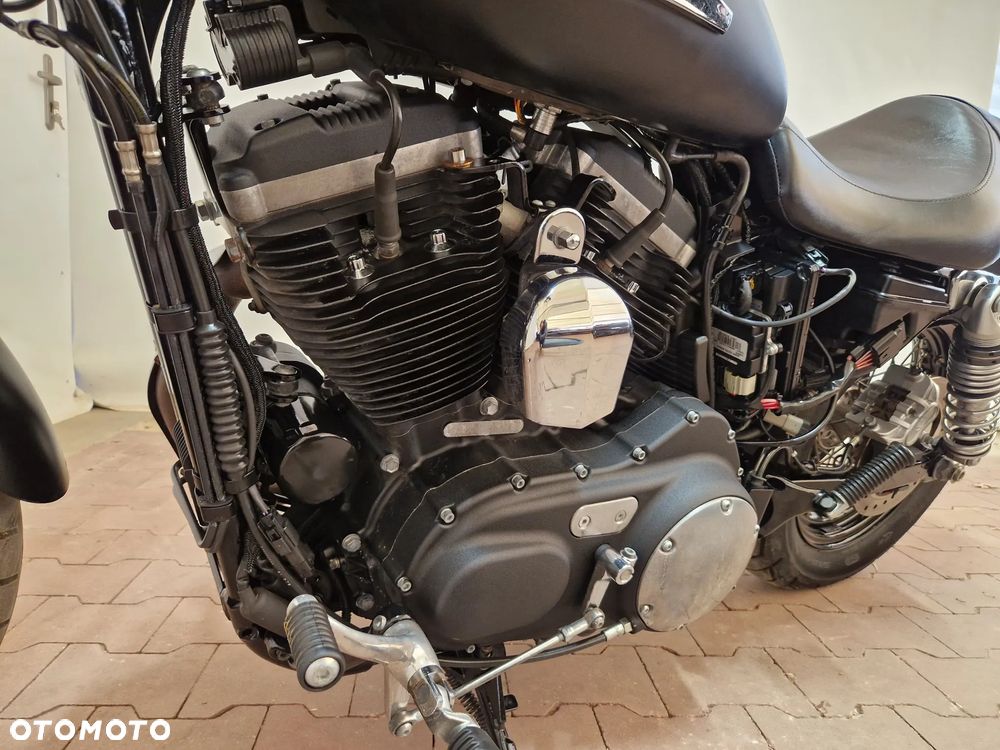 Harley-Davidson Sportster Custom 1200C - 17
