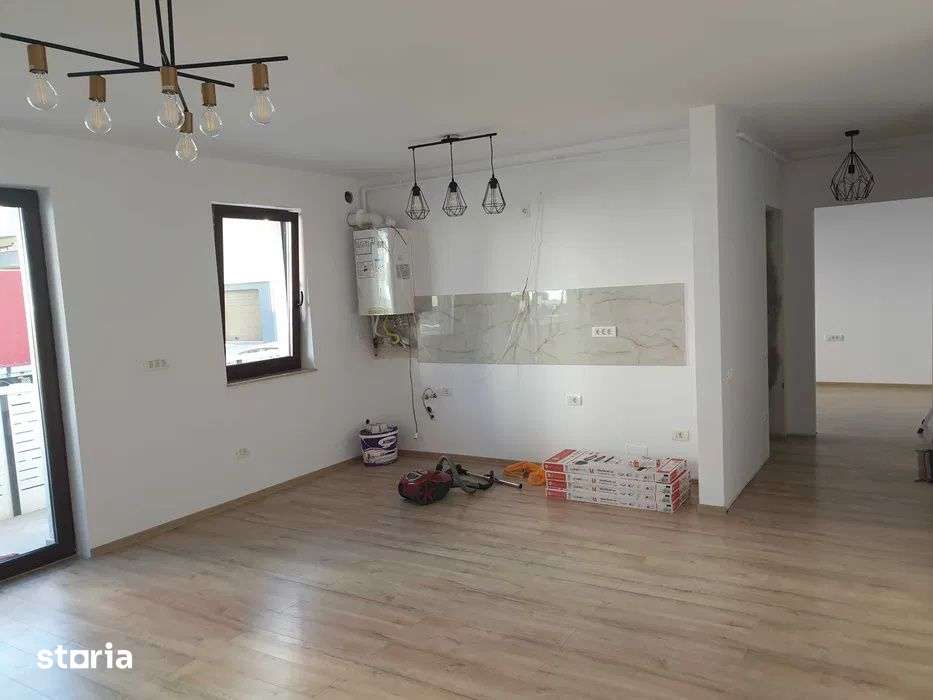 Apartament cu 2 camere, 55 mp, balcon, zona Sub Cetate — fotografia 1