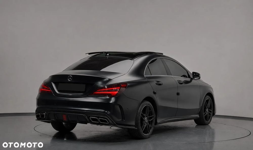 Mercedes-Benz CLA 250 4-Matic AMG Line - 4