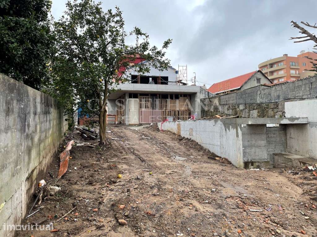 Moradia Chave na Mão T5 com 4 suites, piscina, jardim e vistas da c... - Grande imagem: 3/17