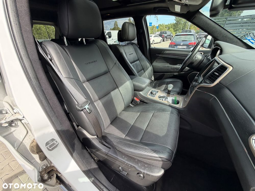 Jeep Grand Cherokee - 28