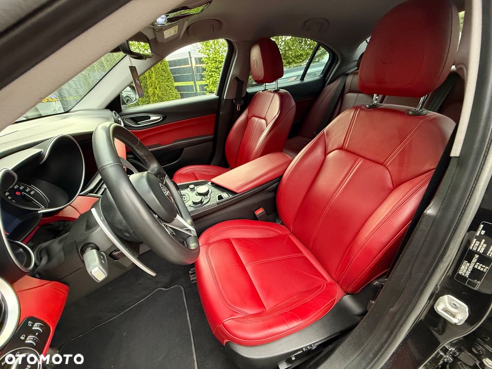 Alfa Romeo Giulia 2.0 Turbo - 8