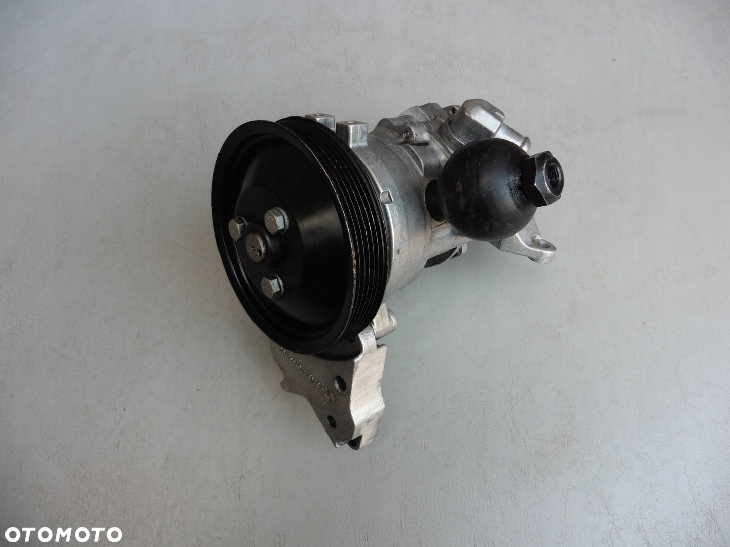 Pompa wspomagania 6760074 BMW 7 E60 E65 E66 DYNAMIC DRIVE 3,0D - 2