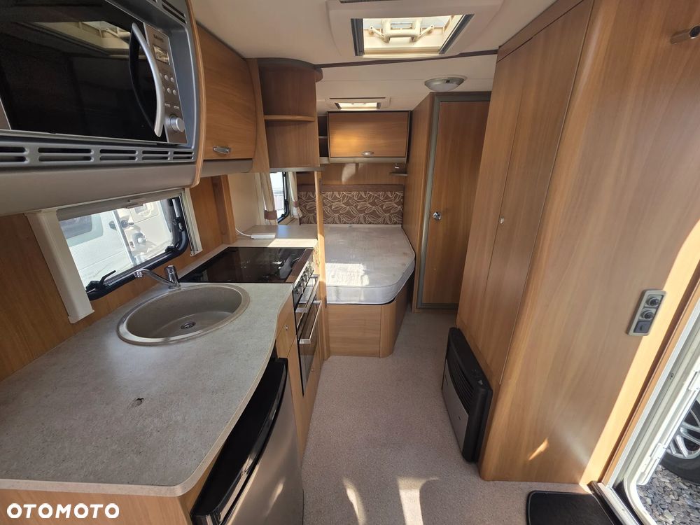 SWIFT CHARISMA 535 - 7