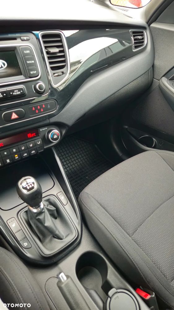 Kia Carens 1.7 CRDi L 7os - 13