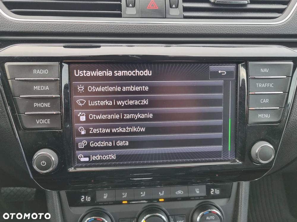 Skoda Superb 2.0 TSI L&K DSG - 22