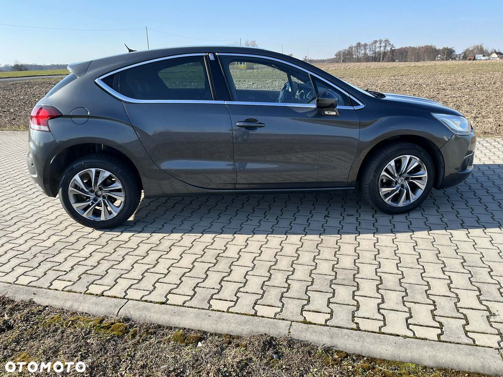 Citroën DS4 e-HDi 115 ETG6 SoChic - 3