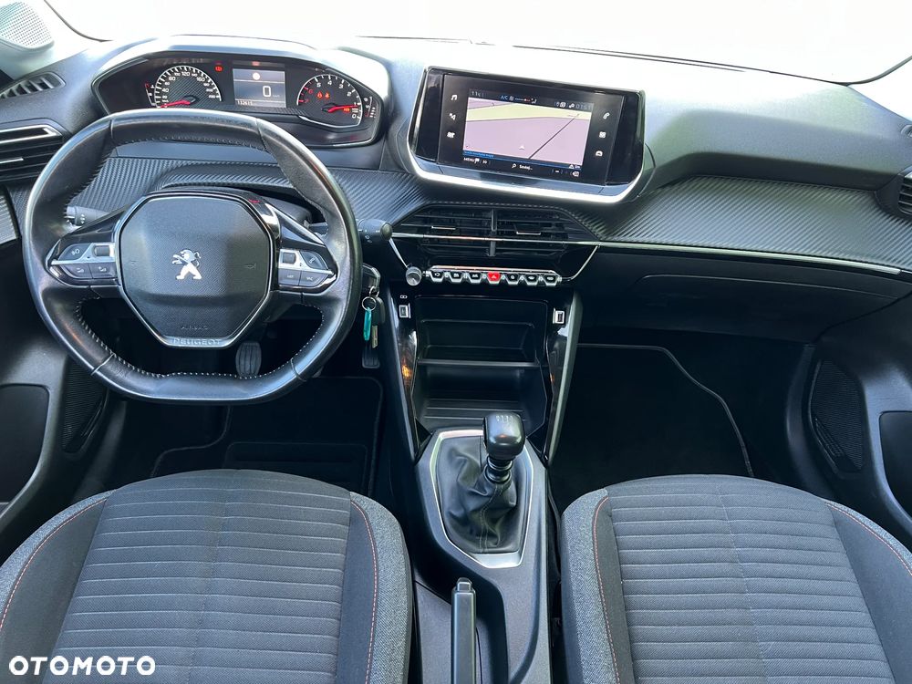 Peugeot 208 - 9