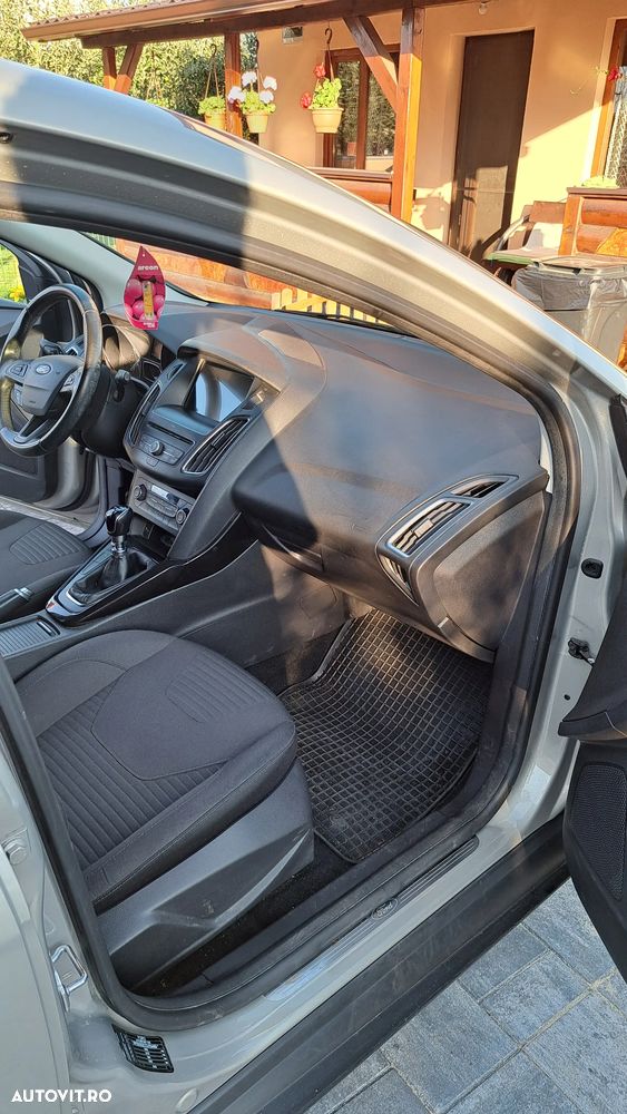 Ford Focus 1.0 EcoBoost Titanium - 12