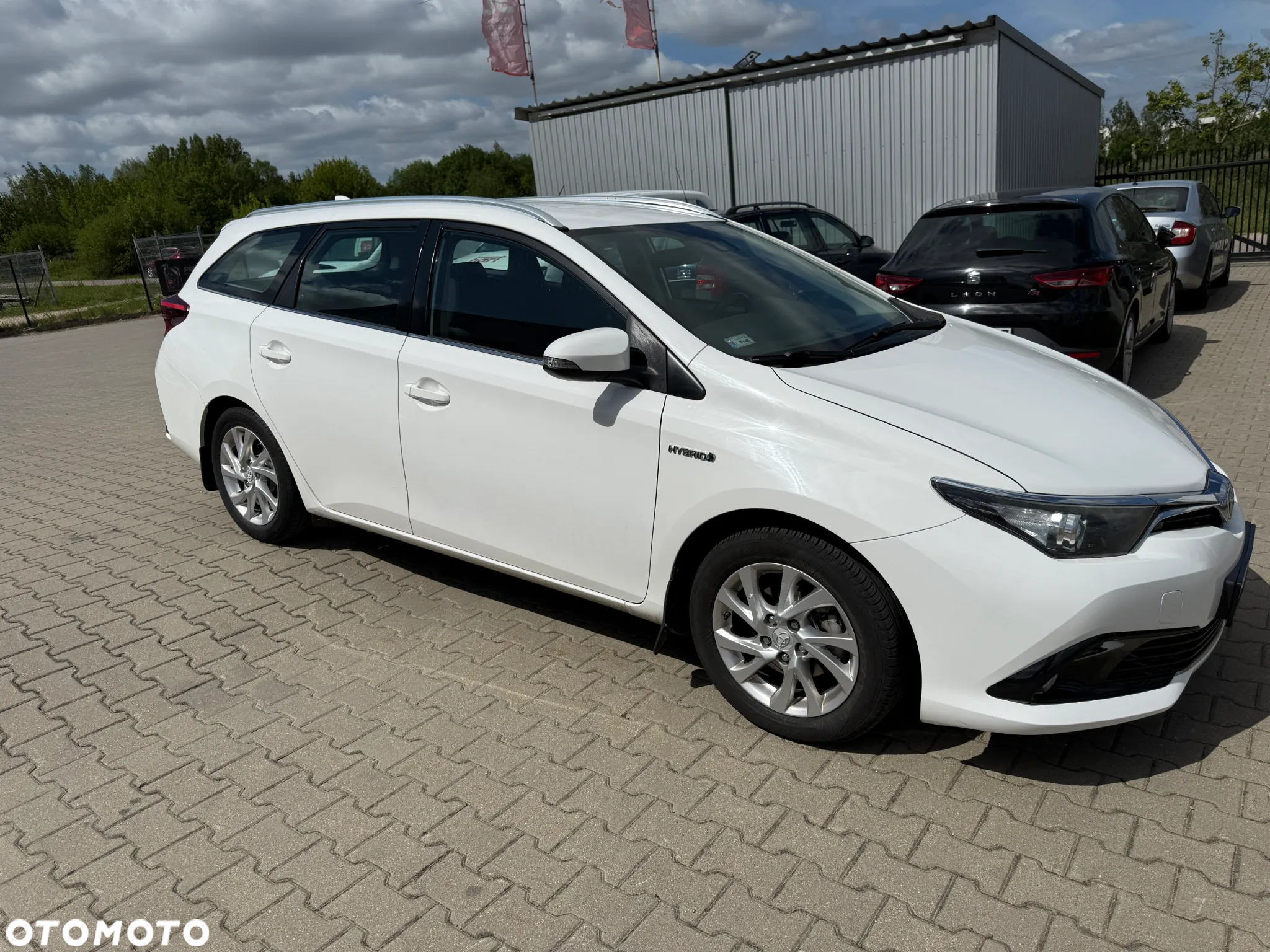 Toyota Auris Hybrid 135 Active - 4