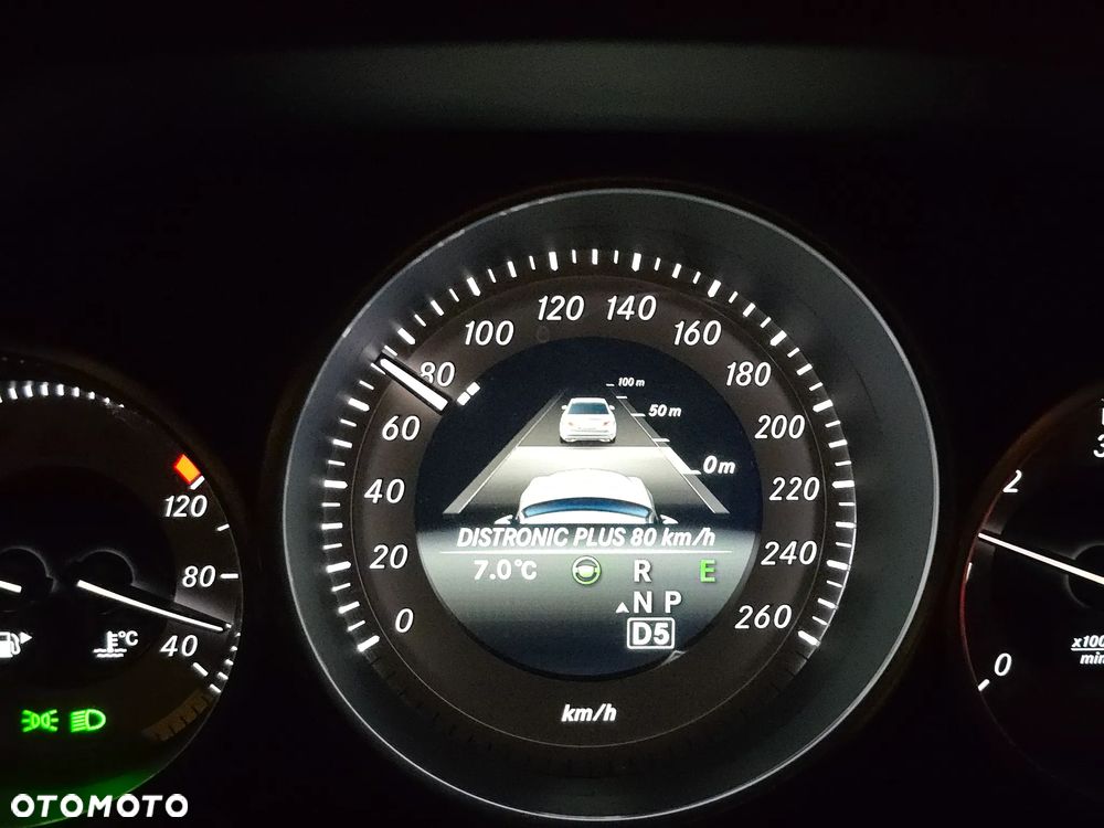 Mercedes-Benz Klasa E 350 BlueTEC 4Matic 7G-TRONIC Elegance - 8