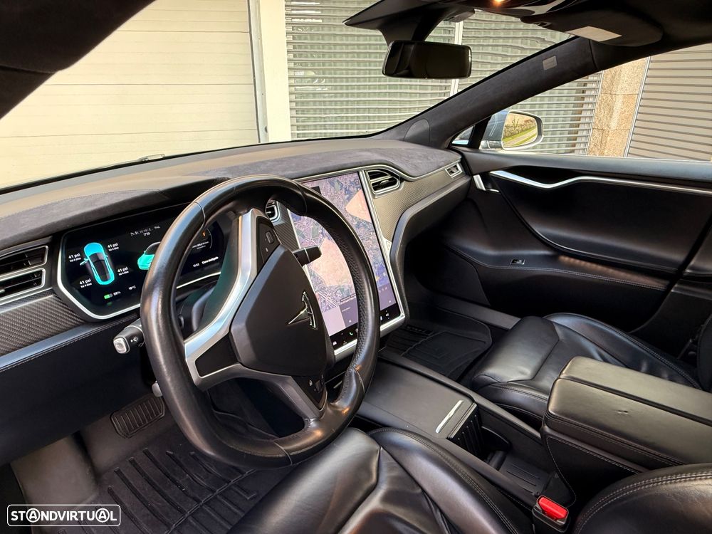 Tesla Model S - 14