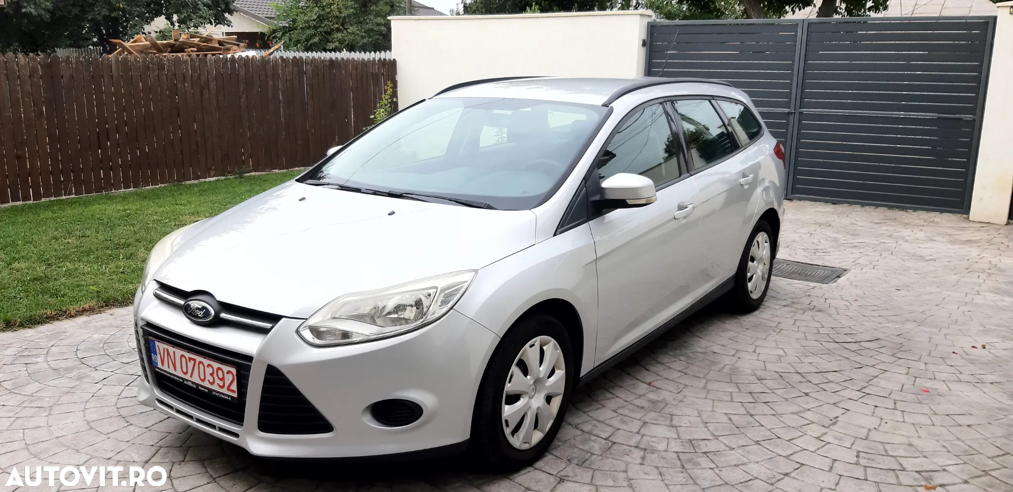 Ford Focus Turnier 1.6 Ti-VCT Champions Edition - 12