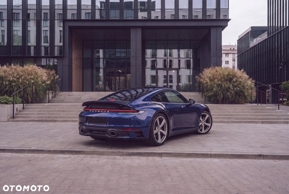 Porsche 911 Carrera - 3