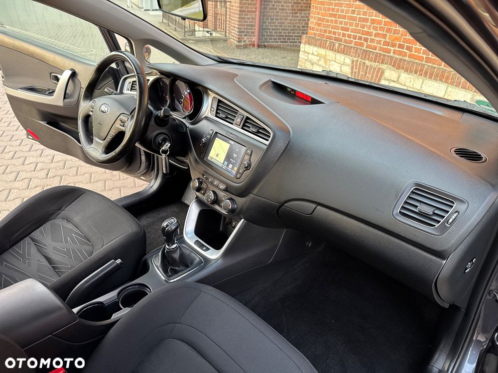 Kia Ceed 1.6 GDI Vision - 22