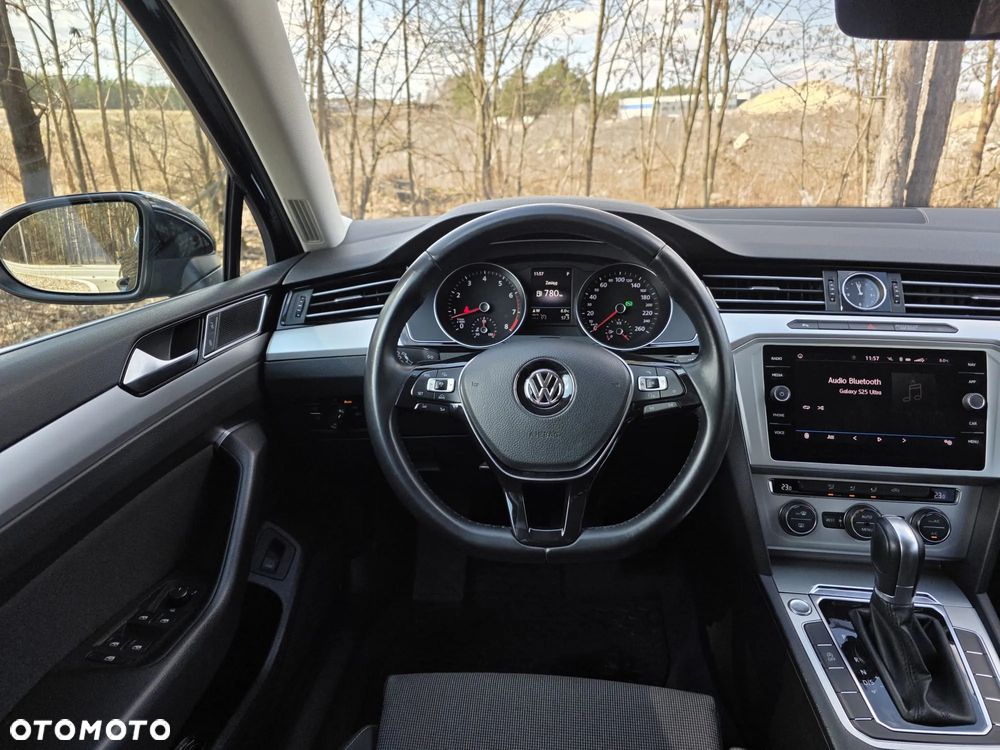 Volkswagen Passat - 10