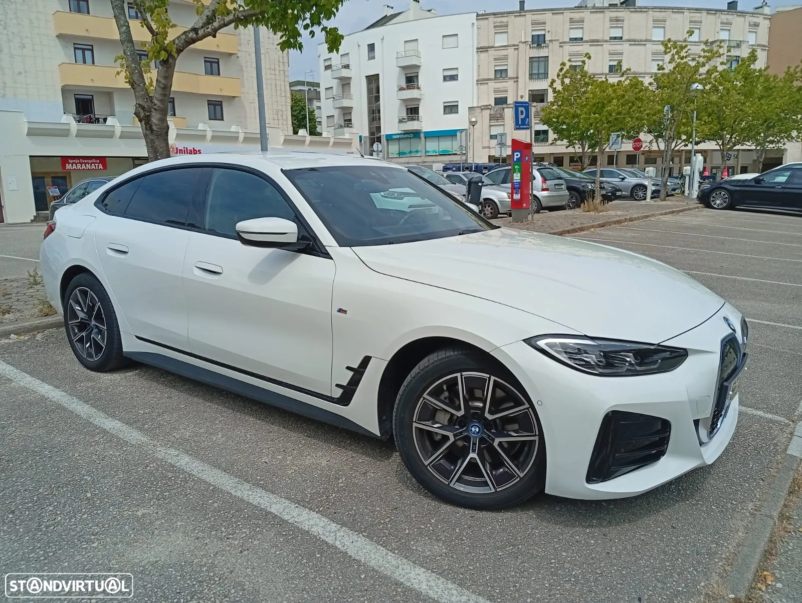 BMW i4 eDrive40 Desportiva M - 10