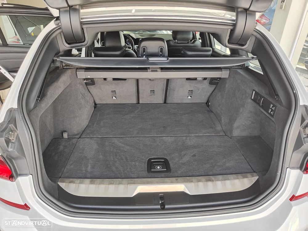 BMW 330 e Aut. M Sport - 17