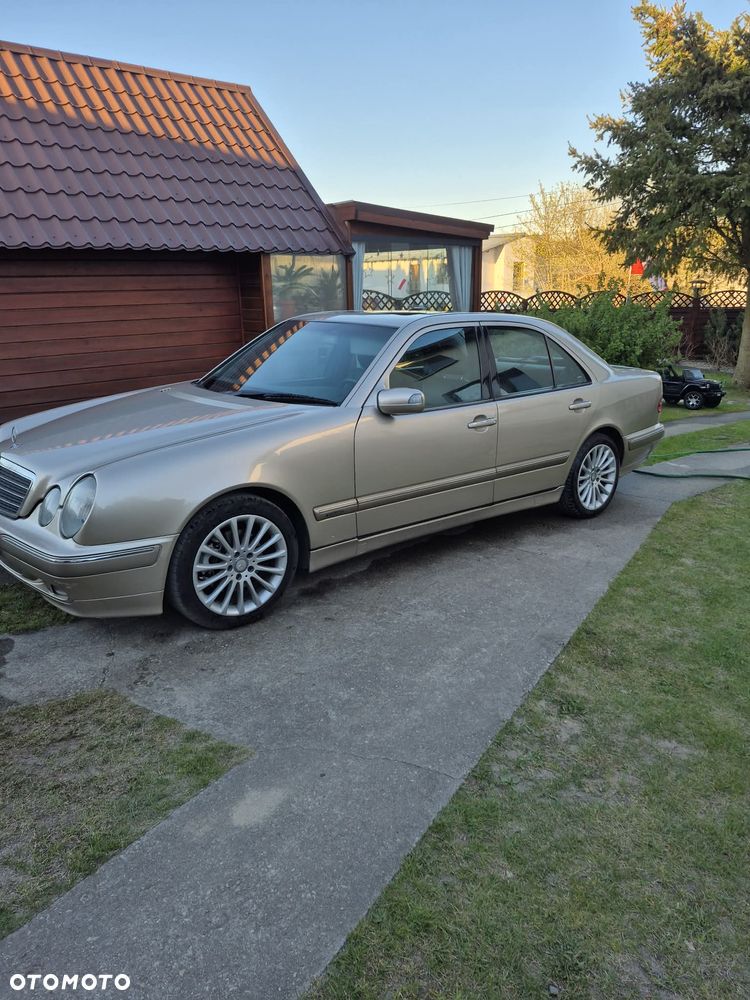 Mercedes-Benz Klasa E - 5