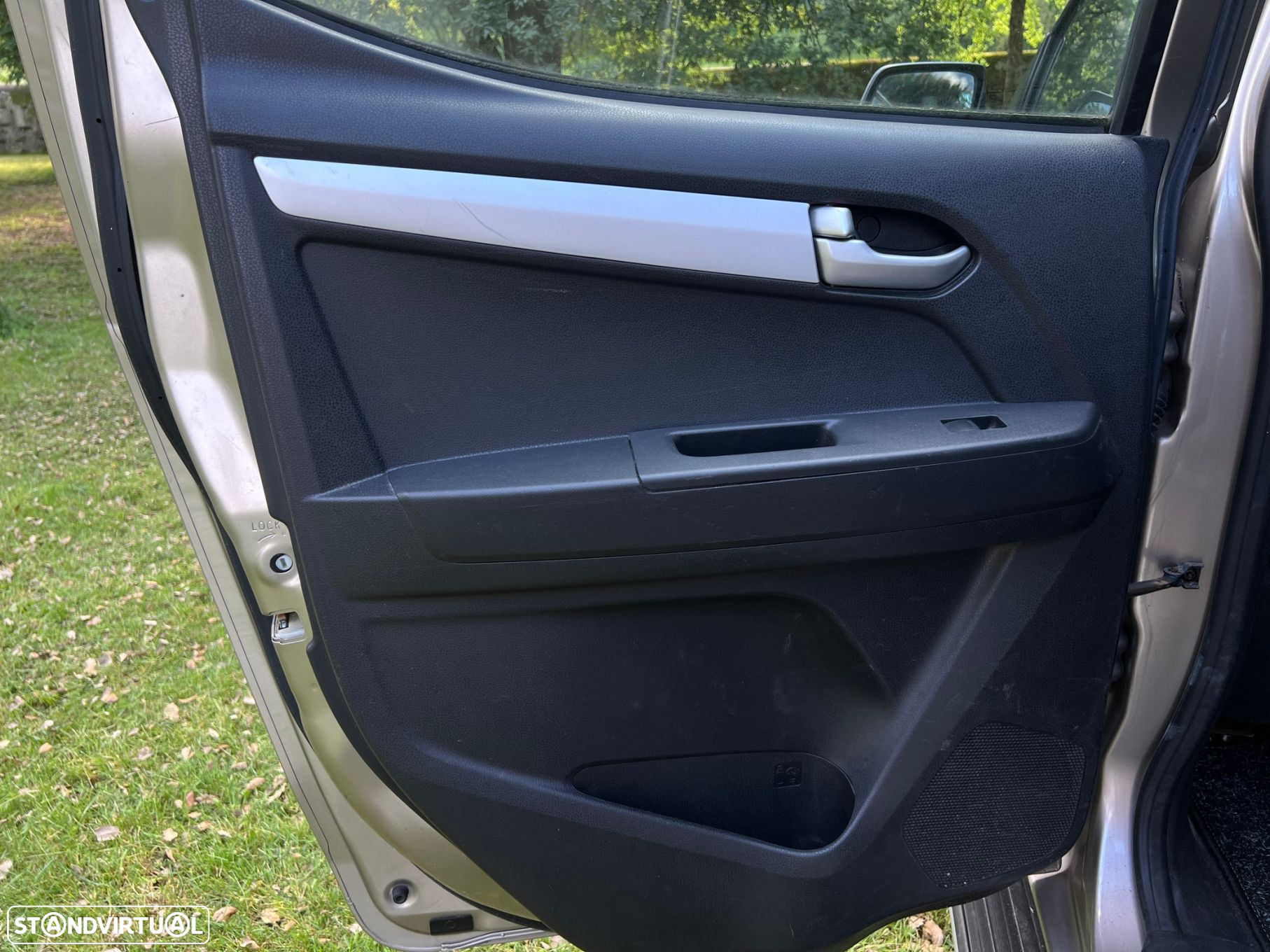 Isuzu D-Max 2.5 DTi CD 4WD LS - 38