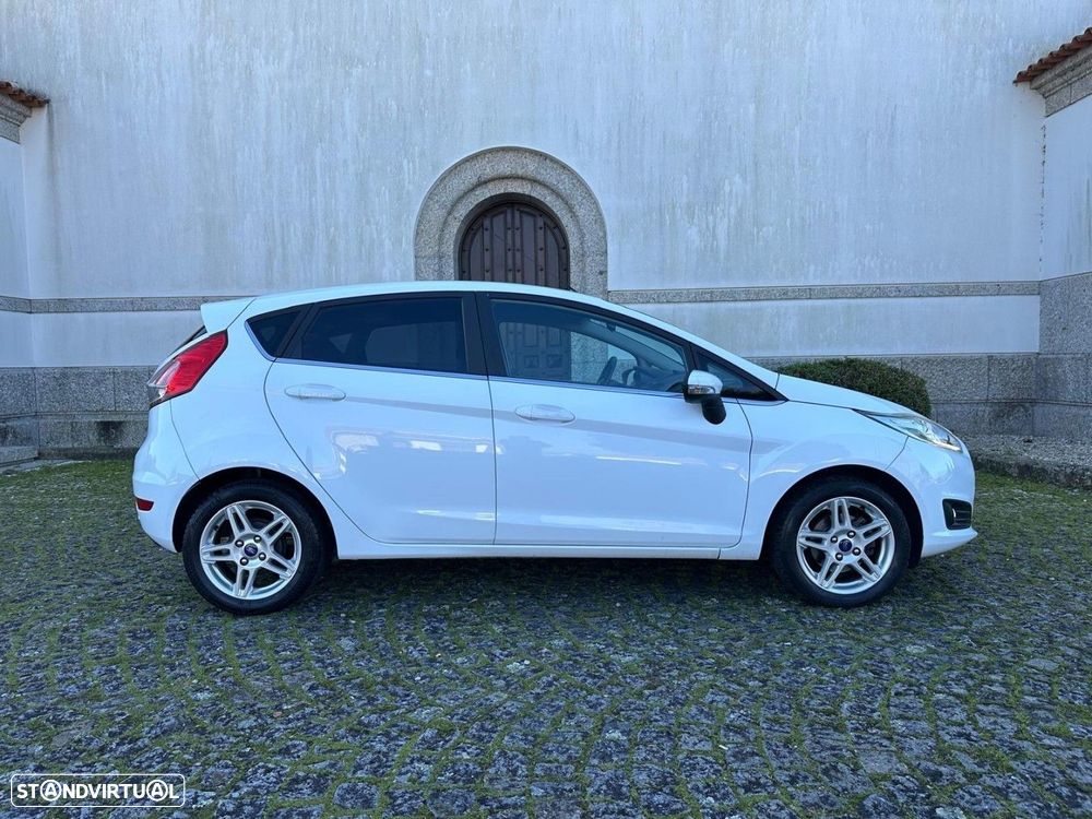 Ford Fiesta 1.0 T EcoBoost Titanium - 26