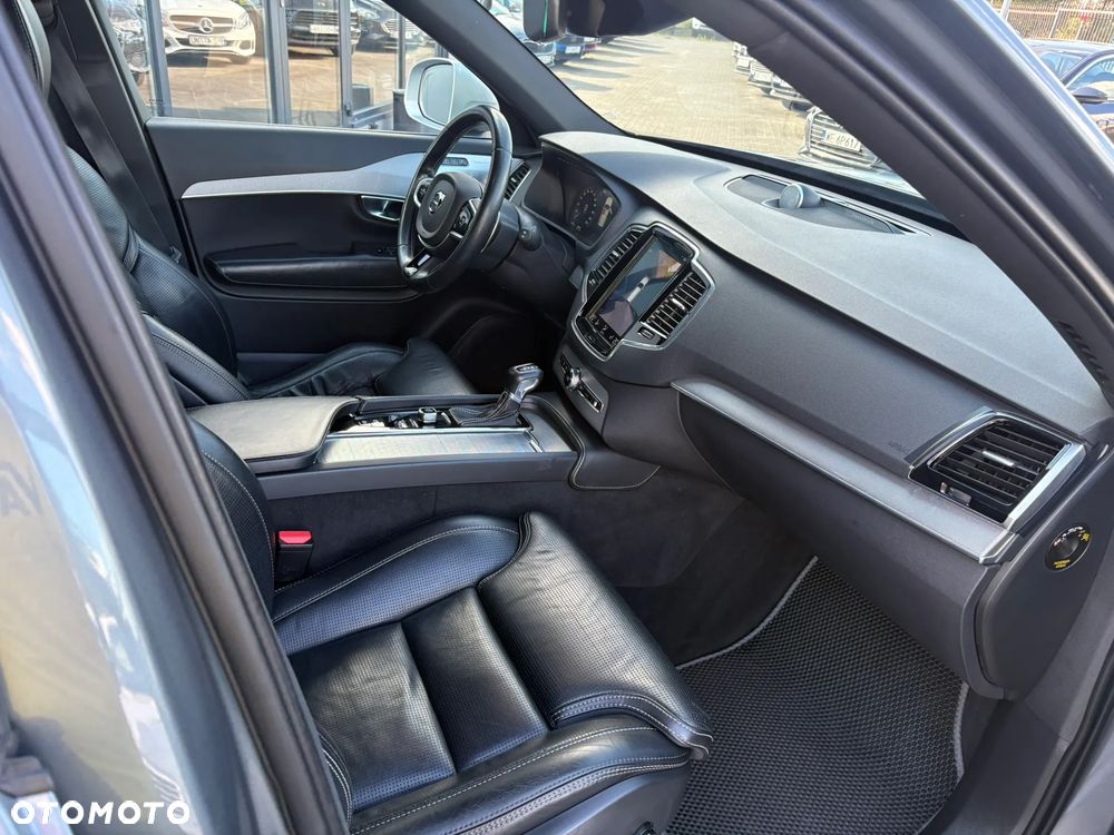 Volvo XC 90 D5 SCR AWD Inscription 7os - 33