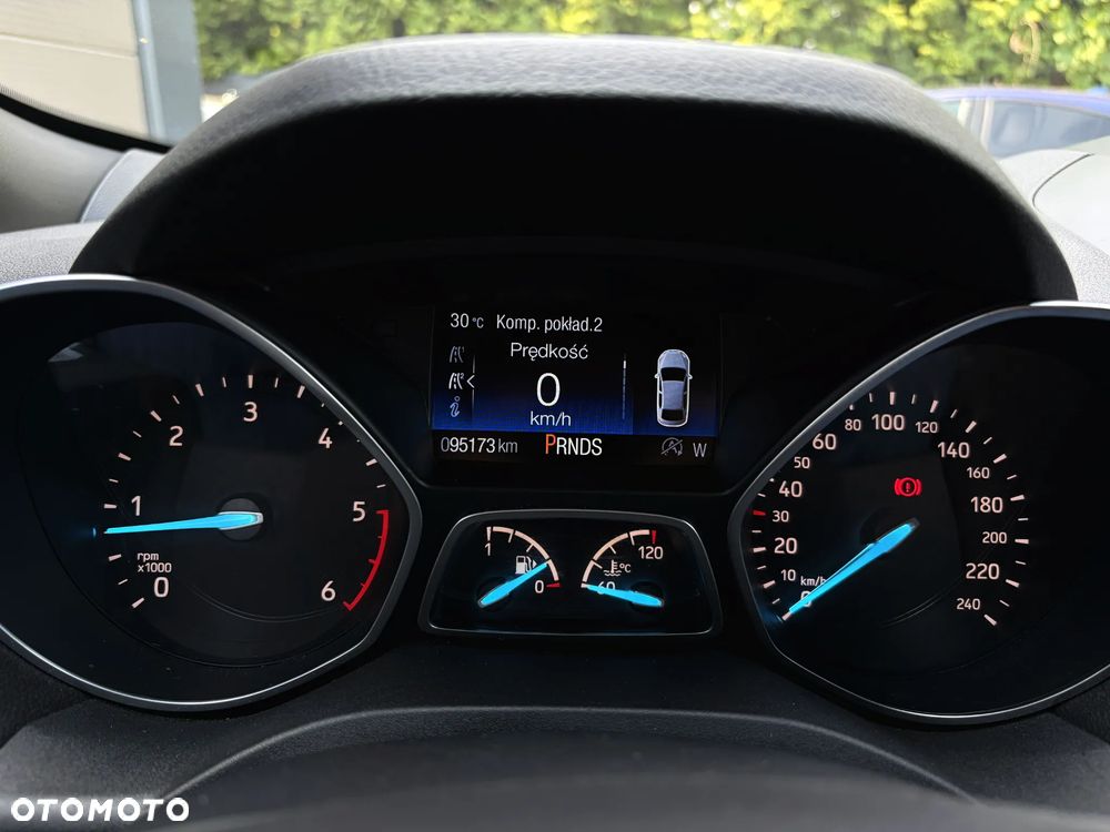 Ford Kuga 1.5 TDCi 2x4 Titanium - 20
