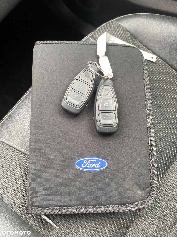 Ford Kuga 2.0 TDCi FWD Titanium - 10