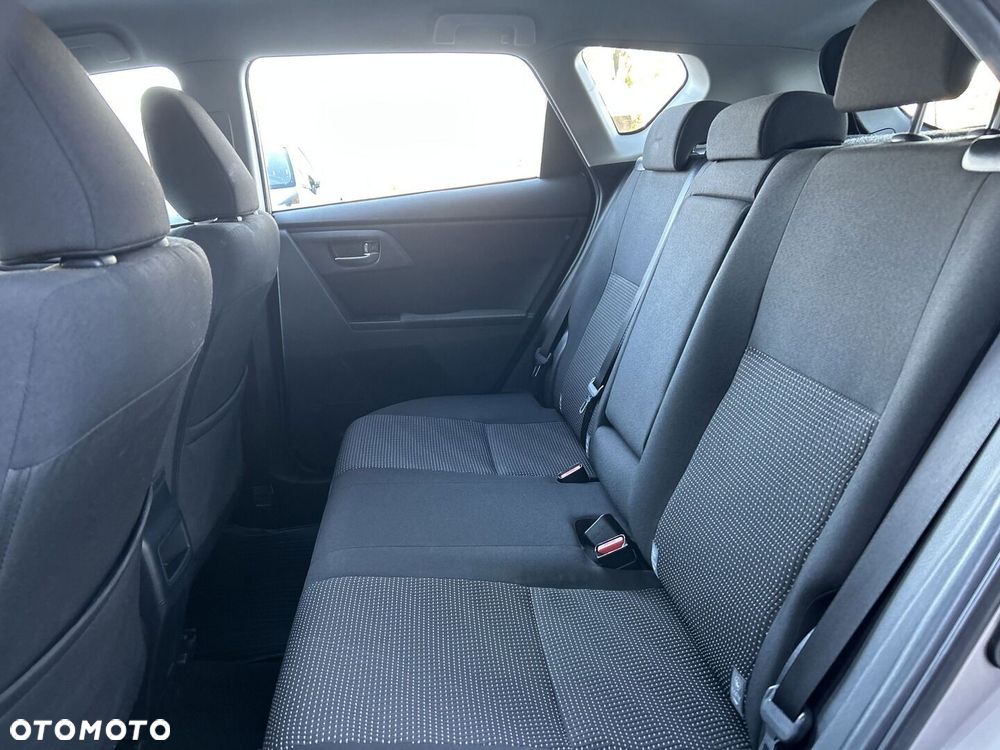 Toyota Auris 1.6 Premium Comfort - 23