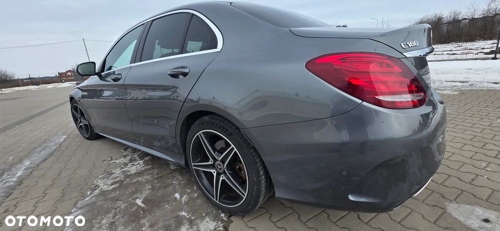 Mercedes-Benz Klasa C 180 9G-TRONIC AMG Line - 9
