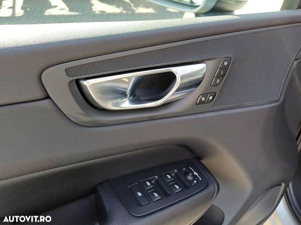 Volvo XC 60 Recharge T8 Twin Engine eAWD Inscription - 19