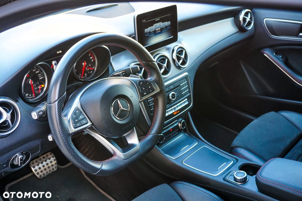 Mercedes-Benz GLA 200 7G-DCT AMG Line - 7