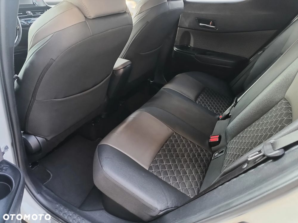 Toyota C-HR - 12