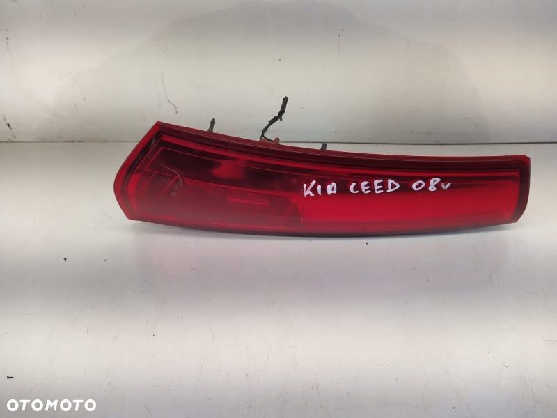 LAMPA PRAWA TYLNA TYŁ KIA CEED KOMBI 06-09 - 1