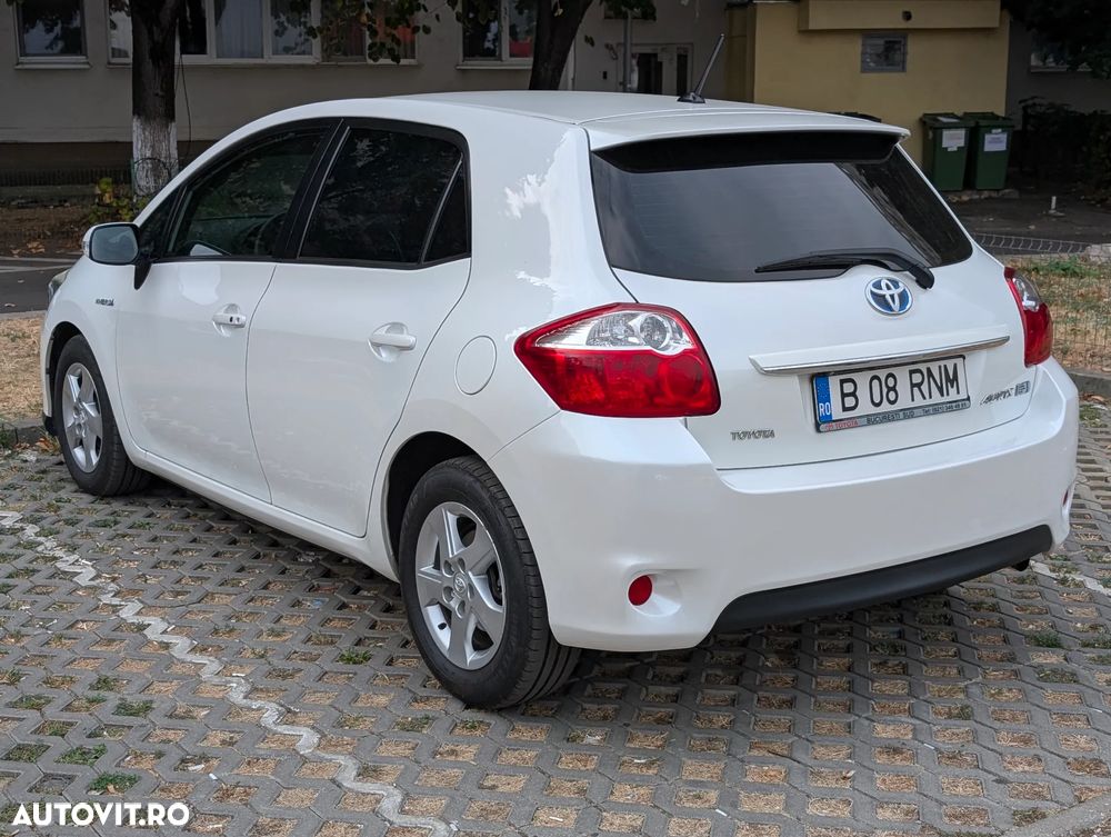 Toyota Auris 1.8 L VVT-i HSD Sol - 21