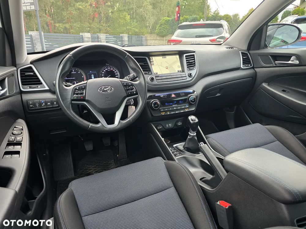 Hyundai Tucson 1.7 CRDI BlueDrive Style 2WD - 16