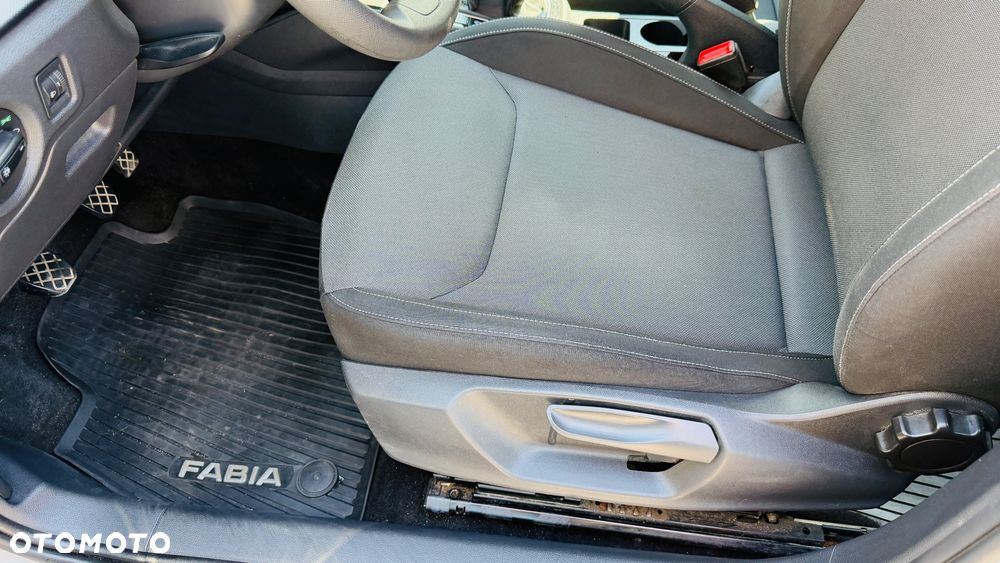 Skoda Fabia 1.0 TSI Ambition - 11
