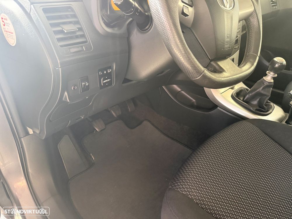 Toyota Corolla 1.4 D-4D Sol+PM - 12