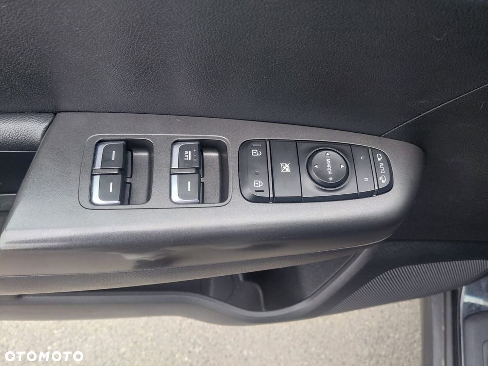 Kia Sportage 2.0 CRDI 4WD Fifa World Cup Edition - 12