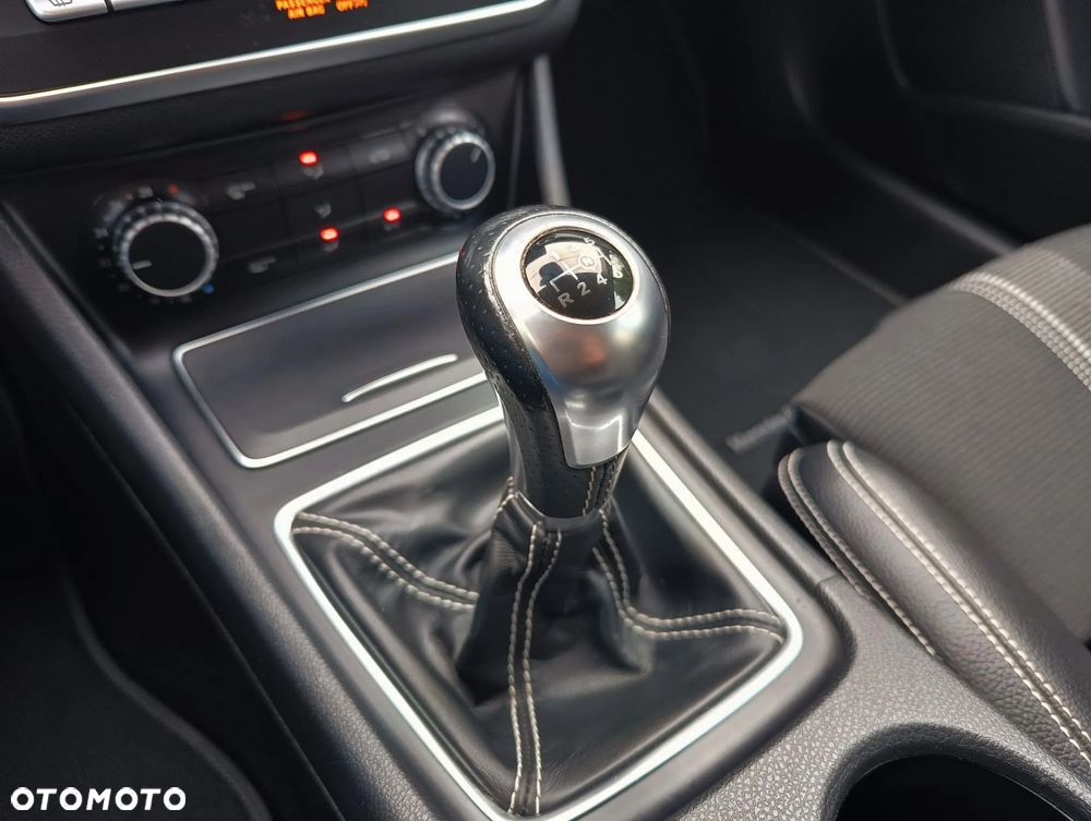 Mercedes-Benz GLA 200 Urban - 21