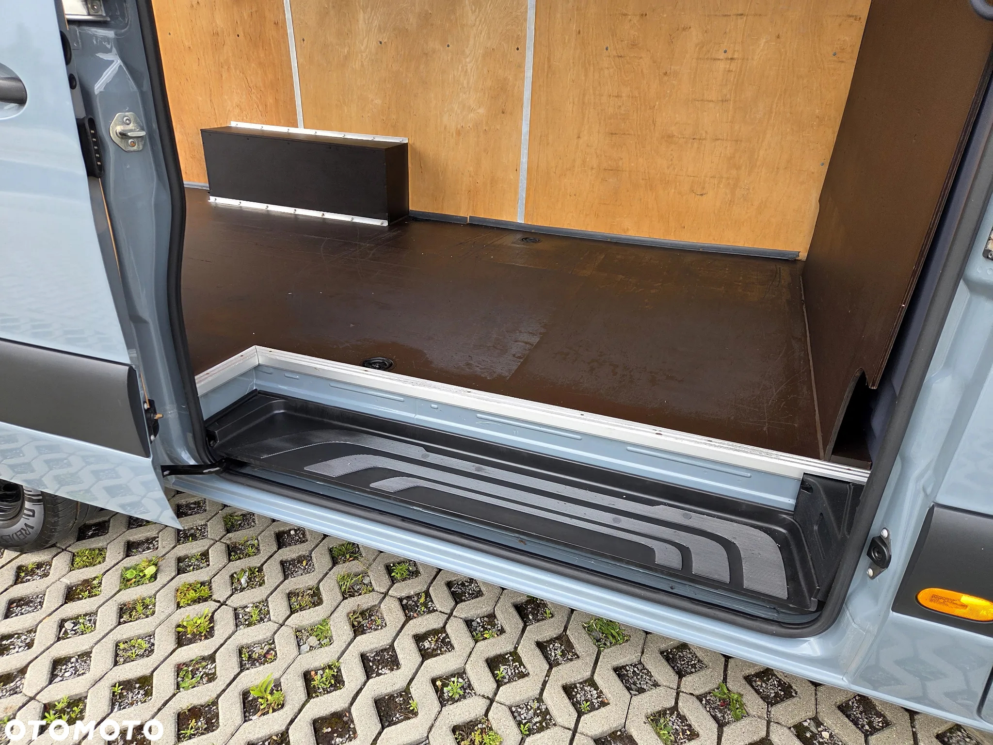 Mercedes-Benz Sprinter - 20