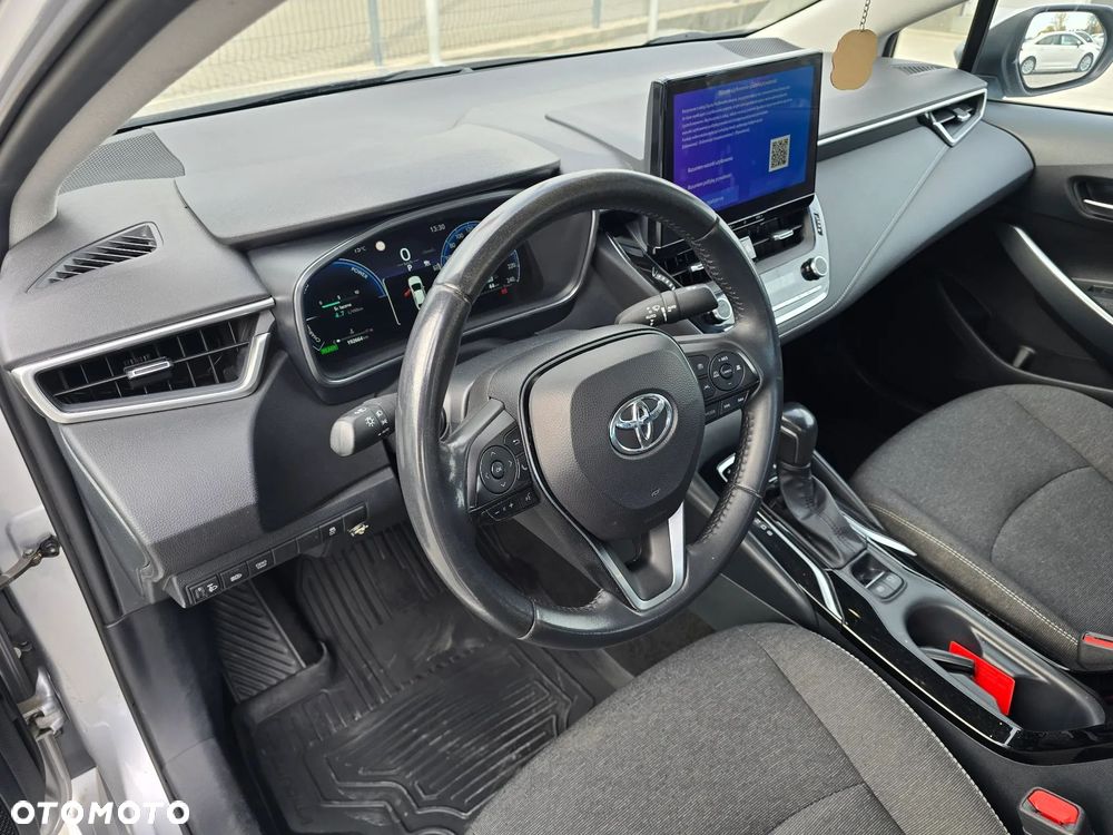 Toyota Corolla 1.8 Hybrid Comfort - 28